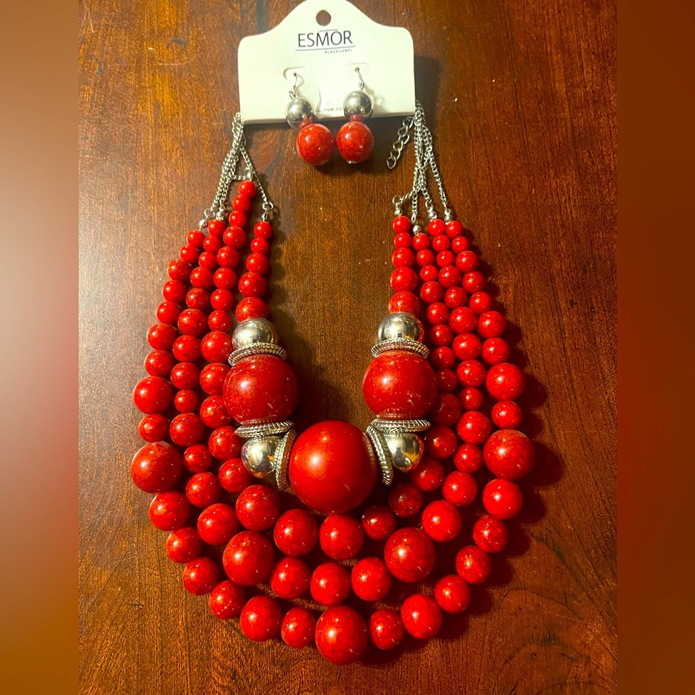 Fashion custom necklace multi strand, different size beads.